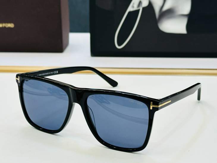 Picture of Tom Ford Sunglasses _SKUfw76017558fw